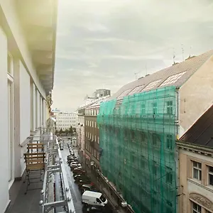 Luxury 150m2 On Wencelas Square With Private Garage Prague